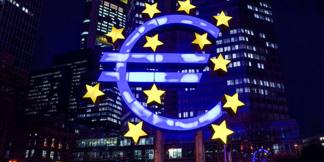 Bank Sentral Eropa: Bagaimana Cara Menyelamatkan EUR?